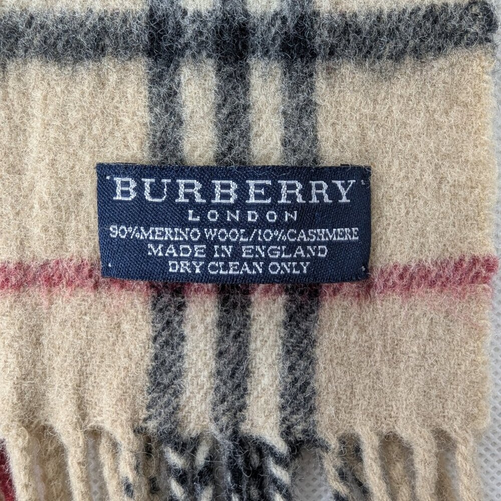 Burberry Scarf Beige – Unisex Check – Pre-Loved - 10 Cashmere 90 Merino wool - Picture 3 of 7